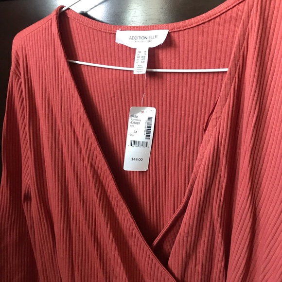 Women top - Picture 1 of 6